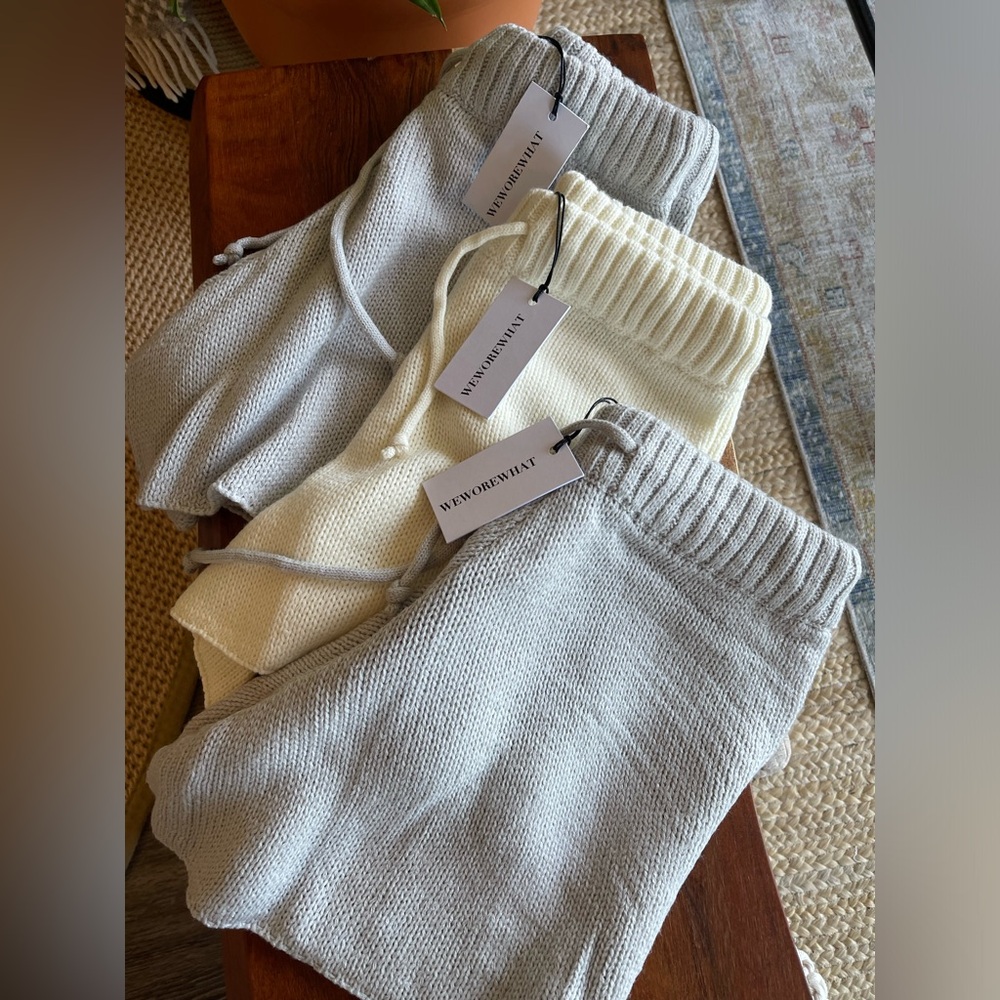 Nwt weworewhat pull on sweater short